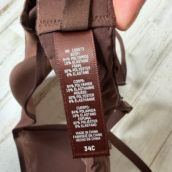 SKIMS Cocoa Scoop Bra - Picture 5 of 5